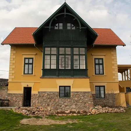Polyak Villa Révfülöp
