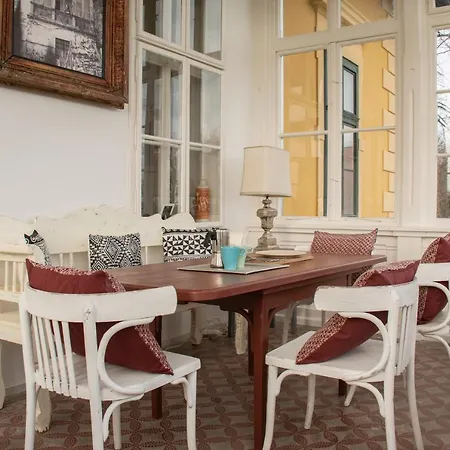 Polyak Vilă Révfülöp